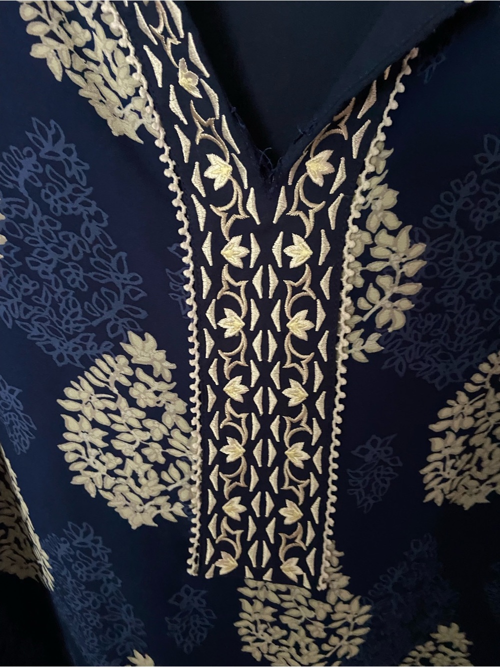 Belle by Kim Gravel floral medallion blouse - Picture 4 of 13